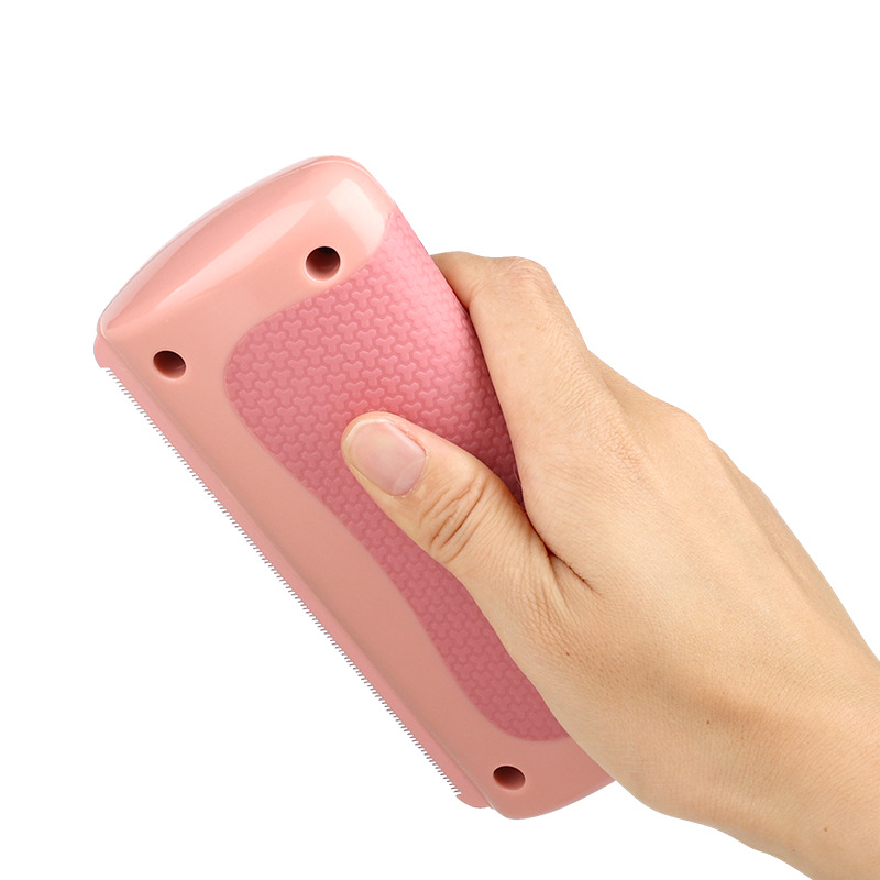 Easy-Grip Pet Deshedding Comb