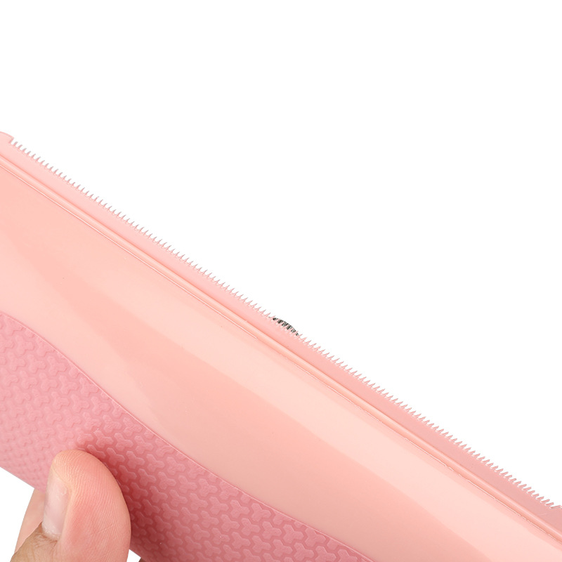 Easy-Grip Pet Deshedding Comb